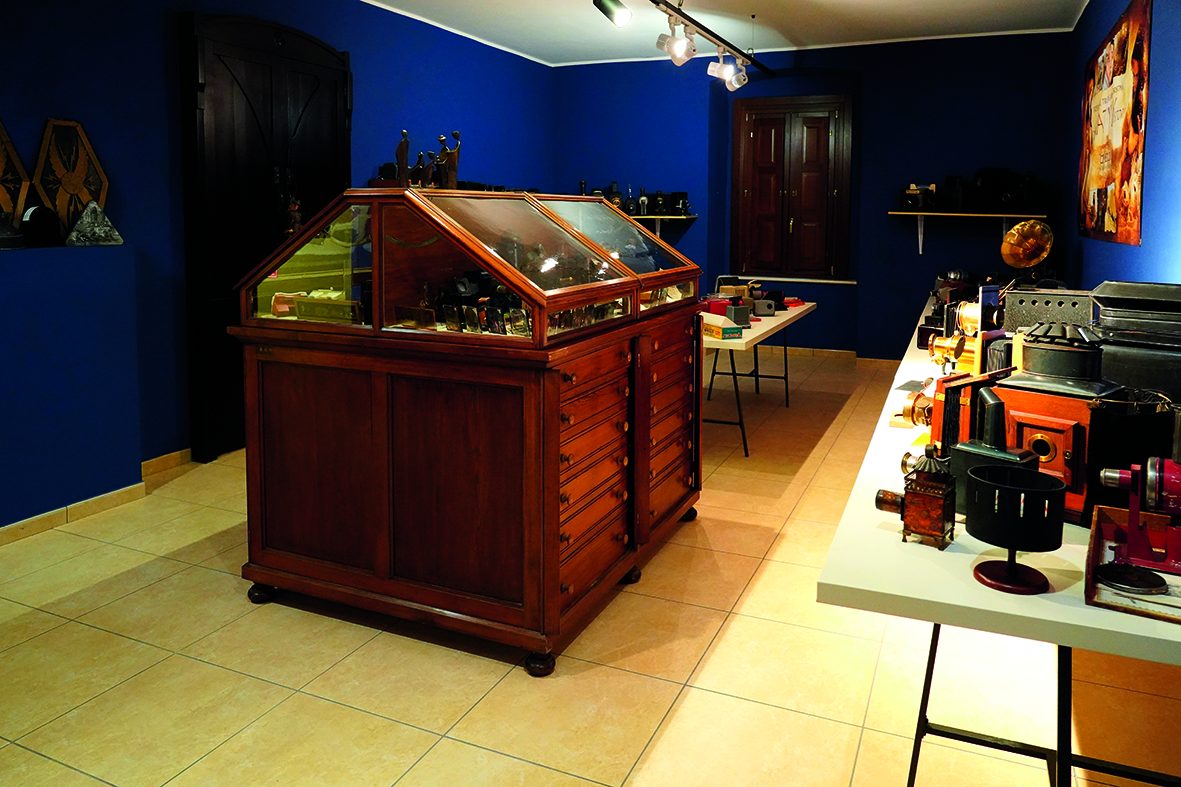 Le vetrine della Sala 6